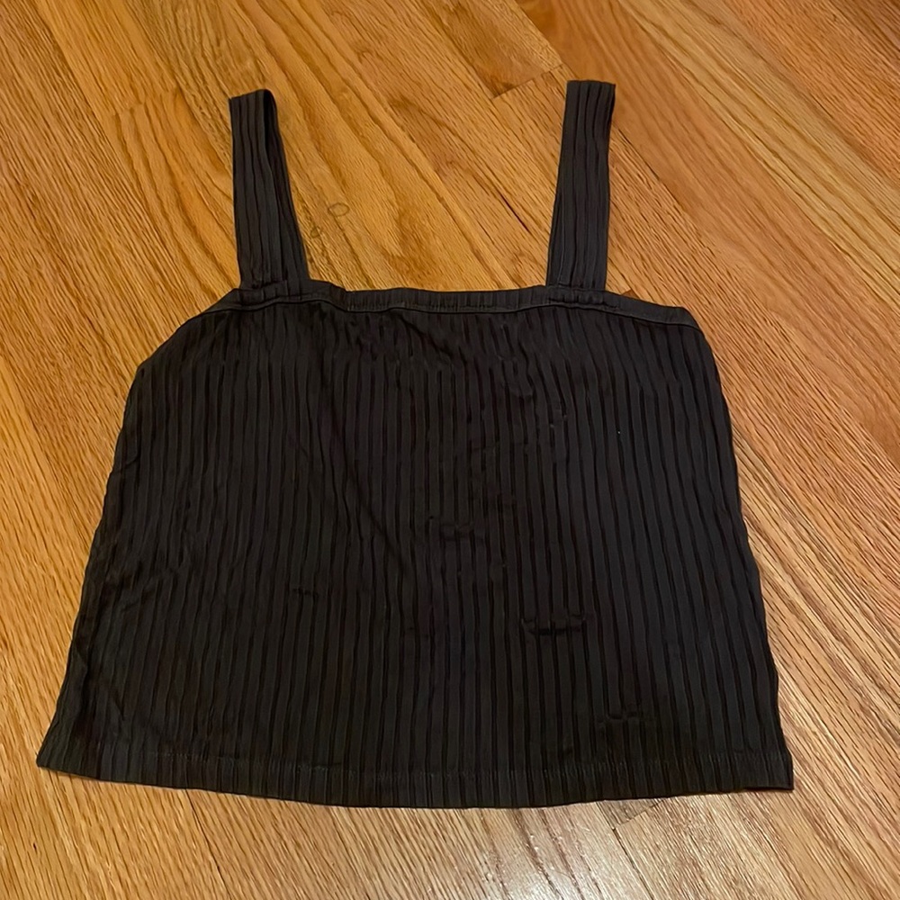 Gray ribbed tank